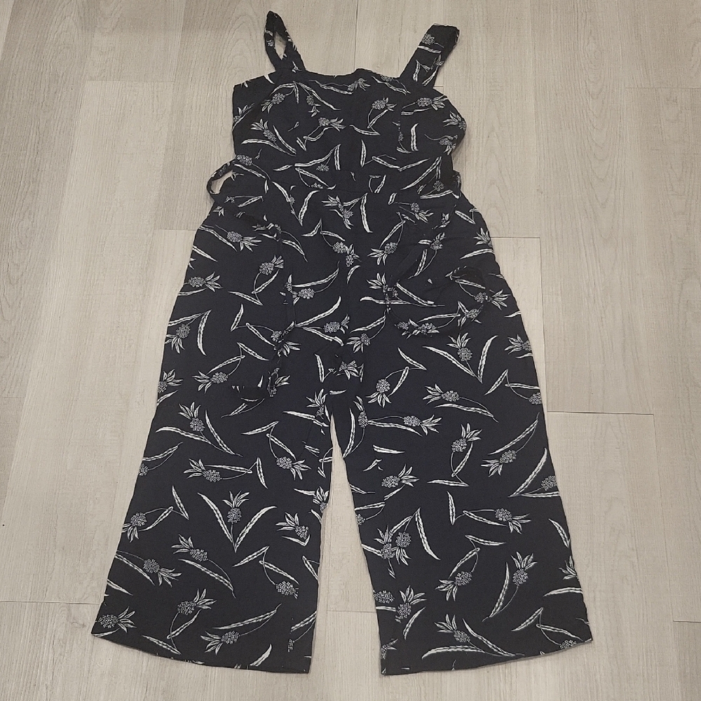 Black Wide-Leg Jumpsuit with Thick Straps
